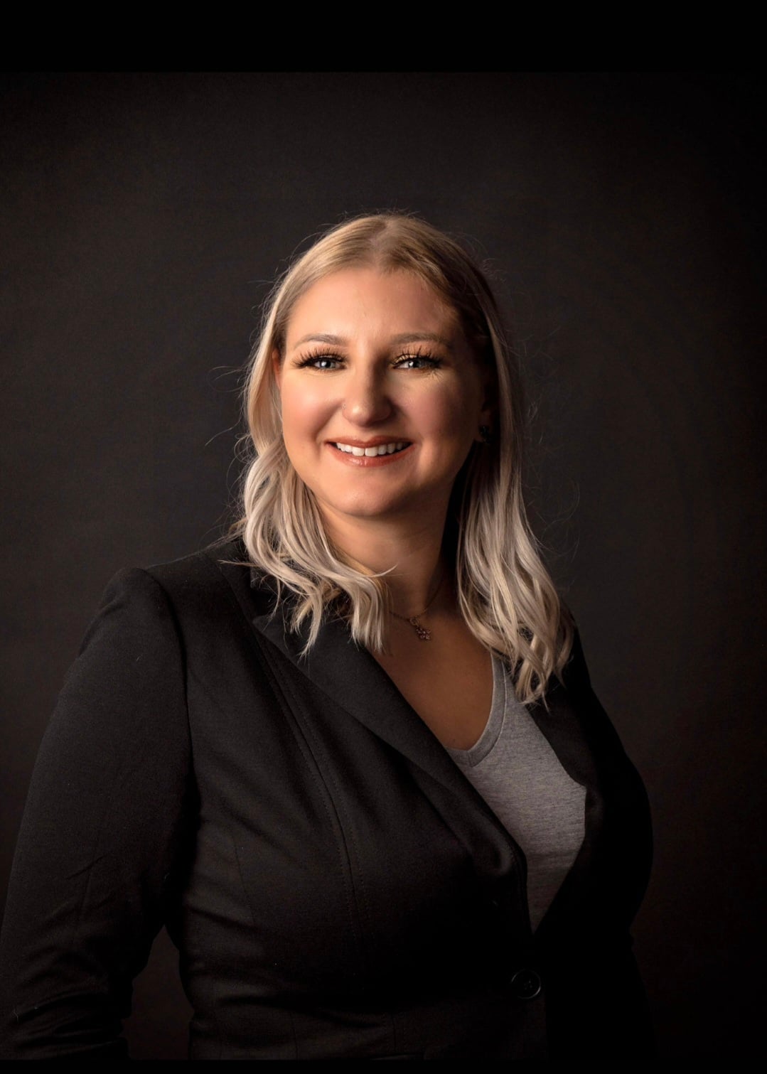 Headshot-Lindsay Schroeder